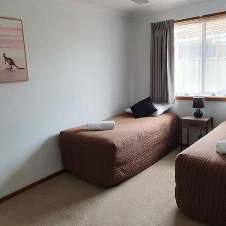 Centrepoint Motel Deniliquin Kültér fotó