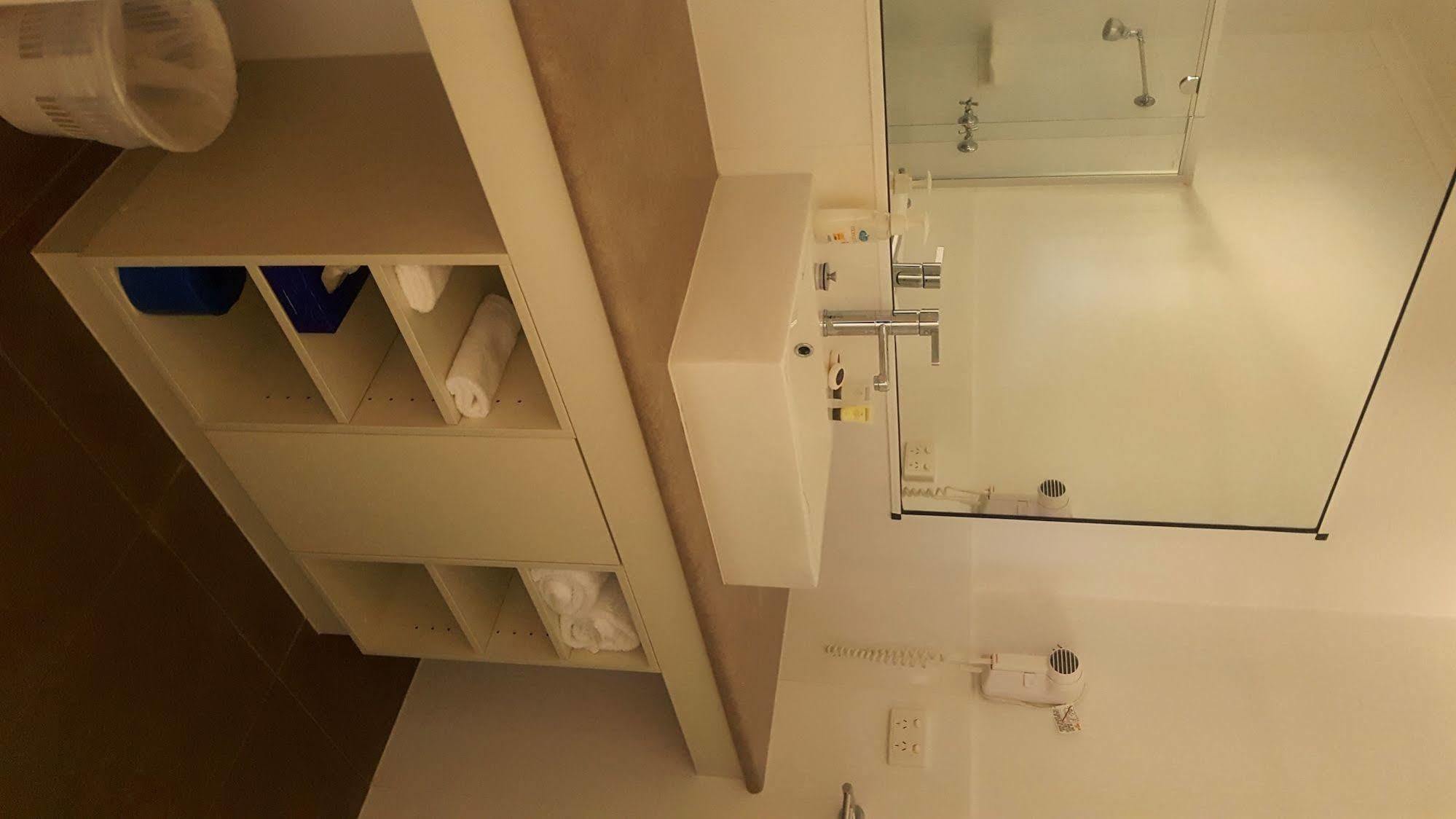 Centrepoint Motel Deniliquin Kültér fotó